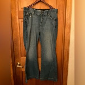 Torrid Bombshell Flare Size 20S